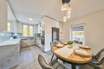 Prodej nového bytu 4+kk s terasou, bazénem a garáží - 5