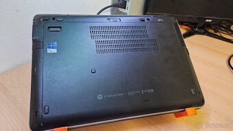 NOTEBOOK \\ HP \\ WINDOWS 11PRO \\ INTEL I5 \\ 8GB R - 5