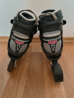 Kolečkové brusle BASE - 5