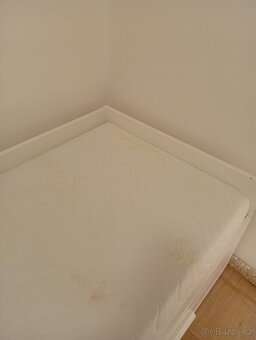 Souprava postel, stůl, knihovna - 5