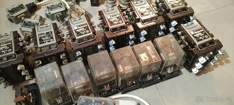 Různý elektromateriál - obsáhlý mix - 5