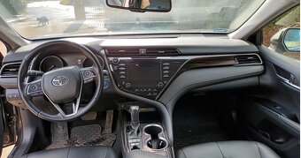 Toyota Camry - 5