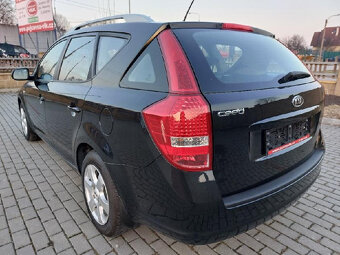 Kia Ceed Kombi 1.4 16V 77kW registrace 12/2011 Nová STK - 5