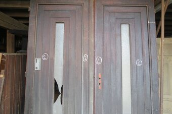 2/ Staré vchodové dveře - 5