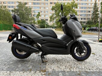 Yamaha XMAX 300 Icon Grey - plná výbava, 5tis. km - 5