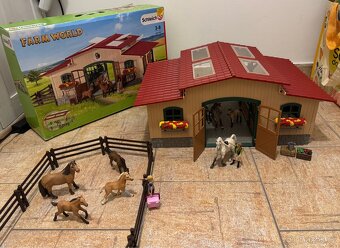Stáj Schleich 42195 - 5