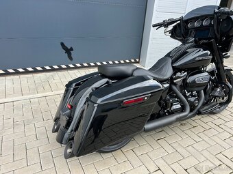 HARLEY DAVIDSON street glide FLHXS speciál - 5
