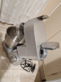 Automatický robot - mixér - 5