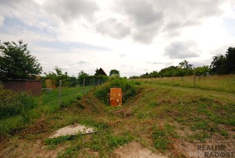 Prodej pozemku k rekreaci či trvalému bydlení s vinným sklep - 5