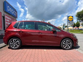 VW GOLF Sportsvan 1.5 TSI DSG 1. majitel park. kamera, tažné - 5