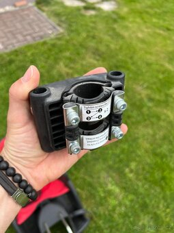 HAMAX Cyklosedačka s uzamykatelnym zámkem Kiss black/red - 5