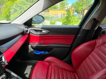 Alfa Romeo Giulia 2.0 Turbo Veloce Q4 - 5