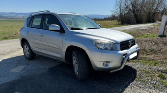 Toyota RAV4 2.0 VVT-i, 112kW, benzín, 4x4 - 5