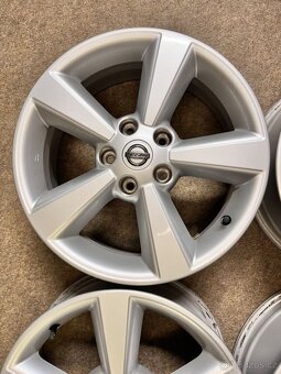 5x114,3 R17 originál alu Nissan Qashqai - ET 40 - - 5