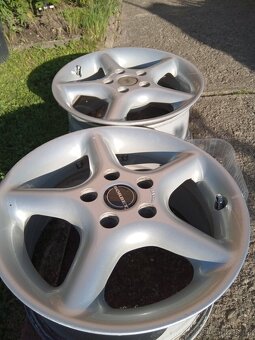 alu kola Borbet 15"  5x108  7J  ET35  střed 72 mm - 5