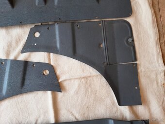 Opel Corsa A - náhradní díly - 5