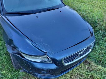 Prodám náhradní díly do Volvo V50 - 5