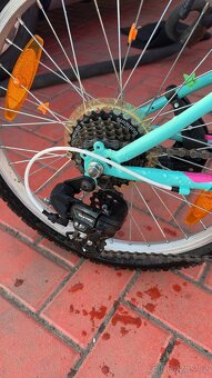 Dívčí kolo 20’ - 5