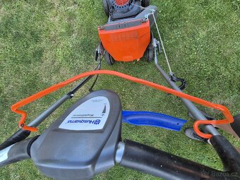 Sekacka Husqvarna záběr 48cm s pojezdem. - 5