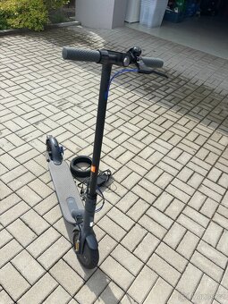 Elektrokoloběžka Xiaomi Mi Electric Scooter 3 - 5