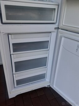 Kombinovaná lednice Hotpoint Ariston MBM 1821 VWB. - 5