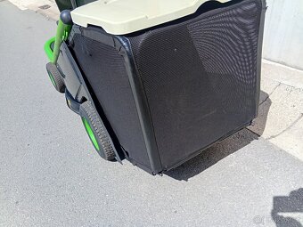 Prodám zahradní traktor Rider Etesia Bahia 16Hp Hydro - 5