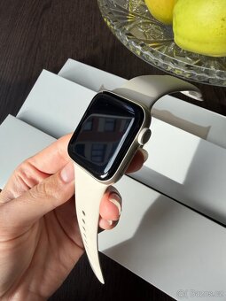 Apple Watch SE (2. generace) 40mm - 5