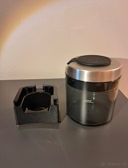 Mlýnek na kávu Delonghi KG520M - 5