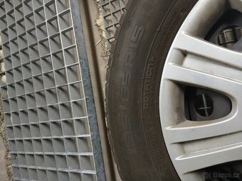 Prodám zimní pneu 195 65 15 91T - 5