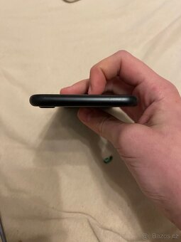 iphone SE (2020) - 5