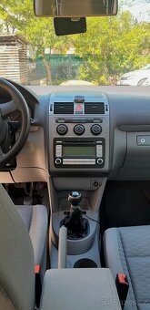 VW Touran s benzinovým motorem 1.4 TSI - 5