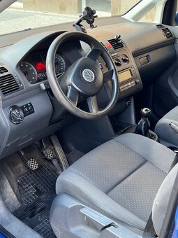 Volkswagen Touran - 5