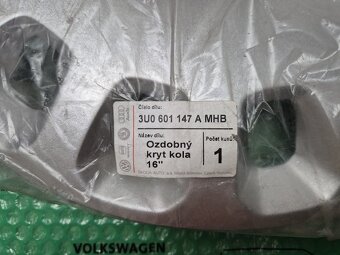 16 kryt kola (poklice) Škoda Superb I - 5