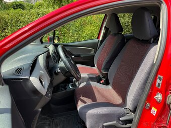 Toyota Yaris 1.3 - 5