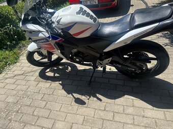 Honda CBR 125R - 5