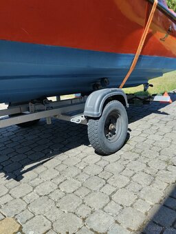 Motorový člun Savir - 5