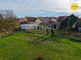 EXKLUZIVNÍ PRODEJ: ŘADOVÝ DŮM 3+1 S VELKOU ZAHRADOU , 133850 - 5