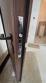 Bytové vstupní dveře 80 P - 5