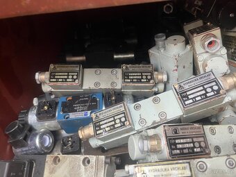 HYDRAULICKÉ čerpadla a komponenty - 5