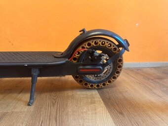 Xiaomi Mi Electric Scooter Pro - 5
