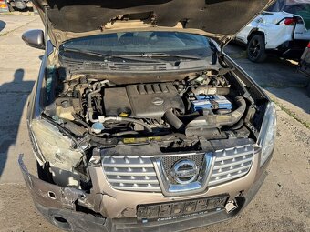 Nissan Qashqai 2.0d 4x4 2009 pojizdne navi panorama - 5