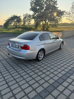 Prodám BMW e90 325ix - 5