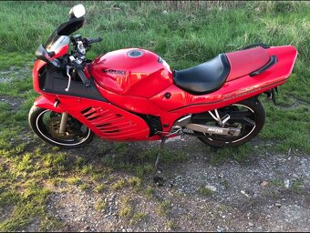 Suzuki RF 600R - 5