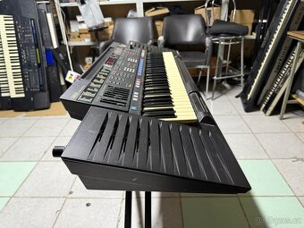 YAMAHA PSR 4500 - 5