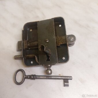Malé špajzové zámky, funkční. - 5