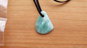 Aragonit přívěšek na kožené šnůrce nový - 5