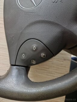 Mercedes 211 volant - 5