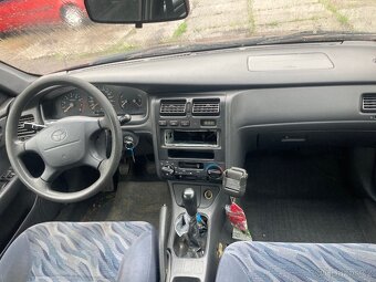 Toyota Carina E 2.0i - 5