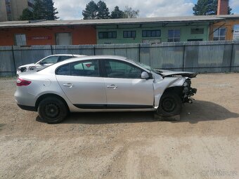 Renault Fluence 1.6i 82kw 6/2015 - 5