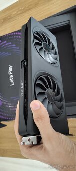 Grafická karta Intel B580 - 5